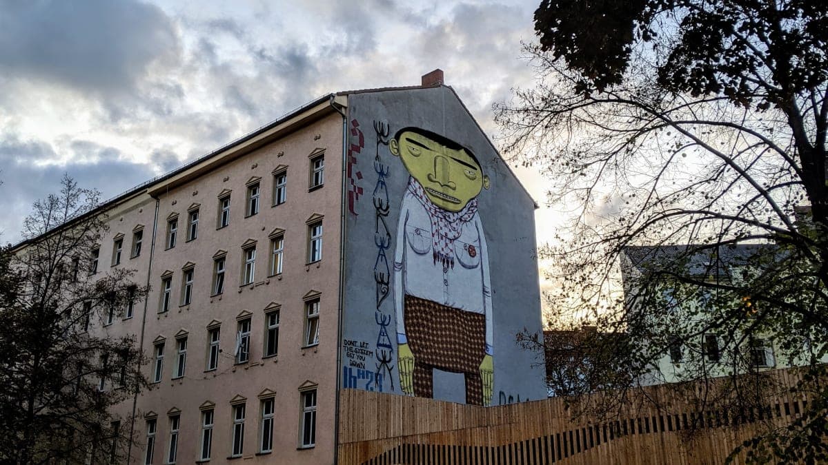 Yellow Man - Os Gêmeos